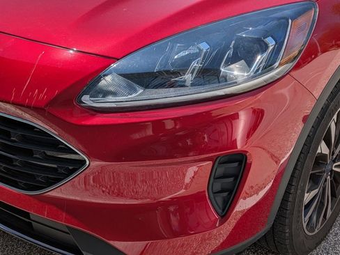 Used 2022 Ford Escape SE w/ SE Sport Appearance Package image 9