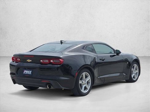 Used 2022 Chevrolet Camaro LT RWD image 5