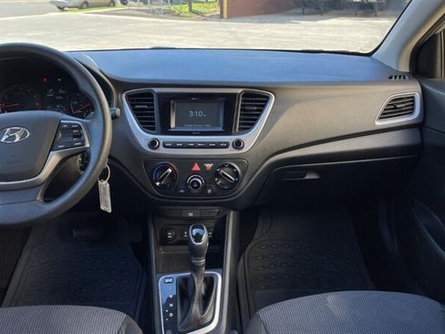 Used 2020 Hyundai Accent SE FWD image 9