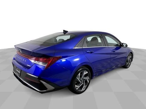 Used 2025 Hyundai Elantra Limited FWD image 8
