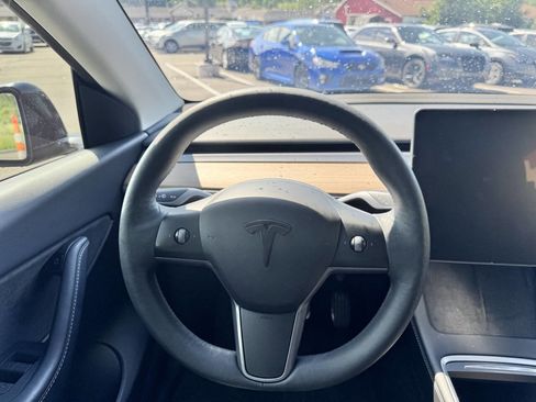 Used 2022 Tesla Model Y Long Range AWD/4WD image 11