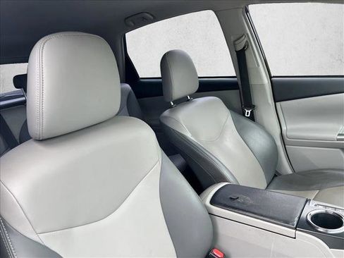 Used 2017 Toyota Prius V Five FWD image 23