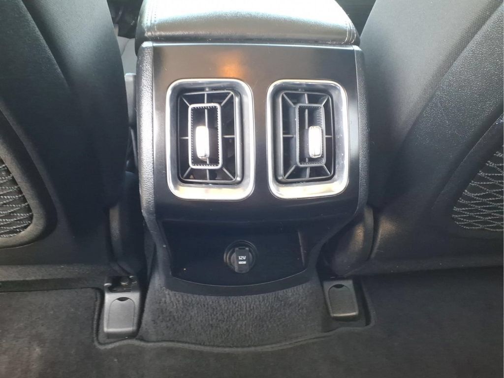 Used 2025 Kia Sorento LX FWD image 14