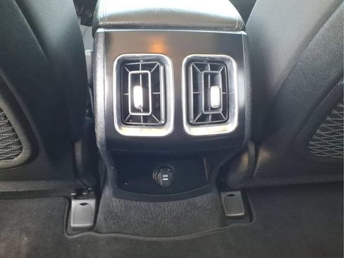 Used 2025 Kia Sorento LX FWD image 14