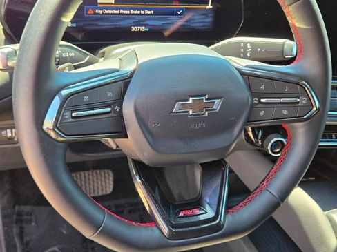 Used 2025 Chevrolet Equinox EV RS FWD image 25