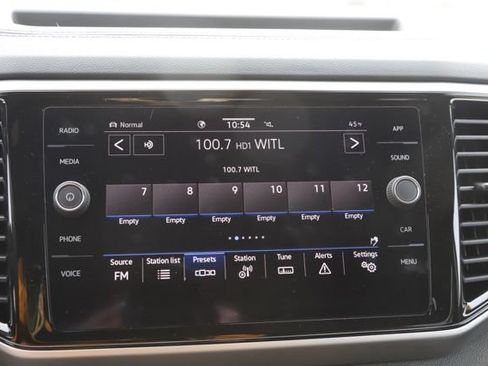 Used 2022 Volkswagen Atlas Cross Sport SE AWD/4WD image 29