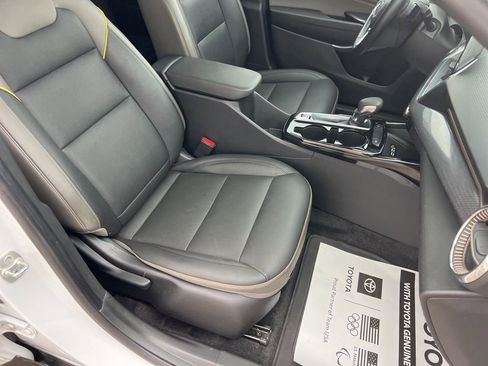 Used 2024 Chevrolet Trax ACTIV w/ Sunroof Package image 18