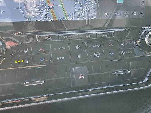 Used 2022 Toyota Highlander Platinum AWD/4WD image 16