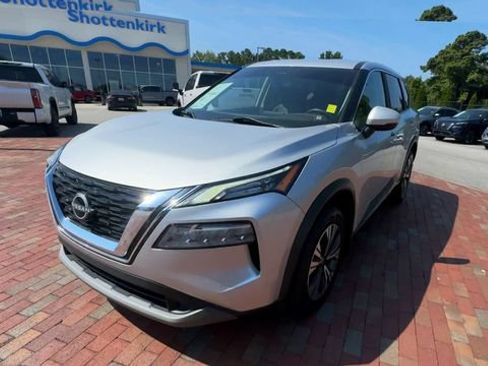 Used 2023 Nissan Rogue SV FWD image 6