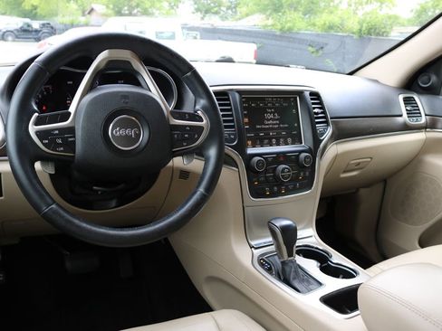 Used 2017 Jeep Grand Cherokee Limited image 14