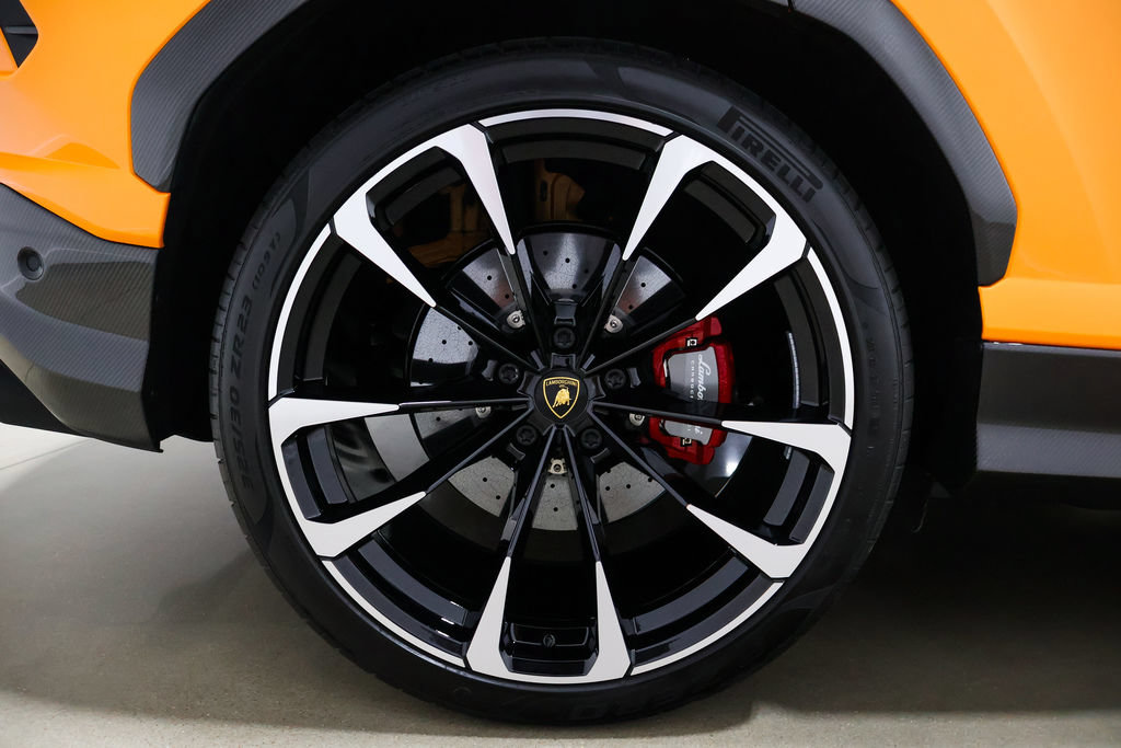 Used 2021 Lamborghini Urus AWD/4WD image 25
