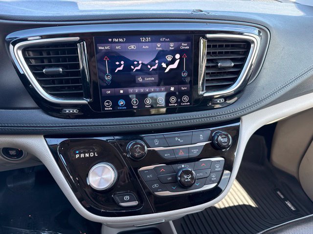 Used 2020 Chrysler Pacifica Limited FWD image 23