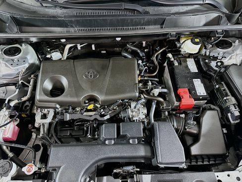 Used 2025 Toyota RAV4 XLE FWD image 31