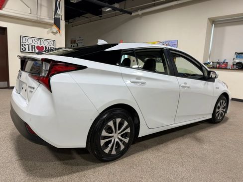 Used 2022 Toyota Prius XLE AWD/4WD image 16