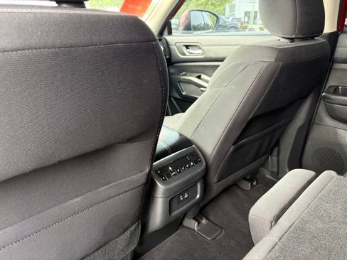 Used 2022 Nissan Pathfinder SV FWD image 26