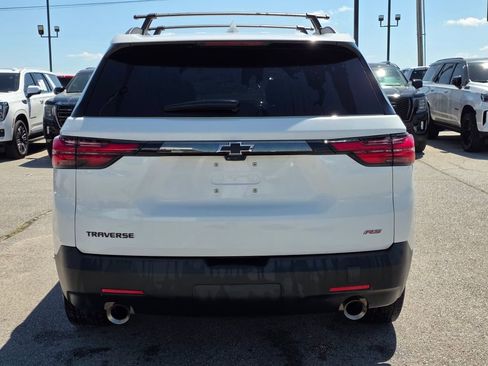 Used 2023 Chevrolet Traverse RS w/ LPO, 'HIT The Road' Package FWD image 6