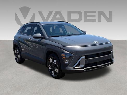Certified 2025 Hyundai Kona SEL FWD image 1