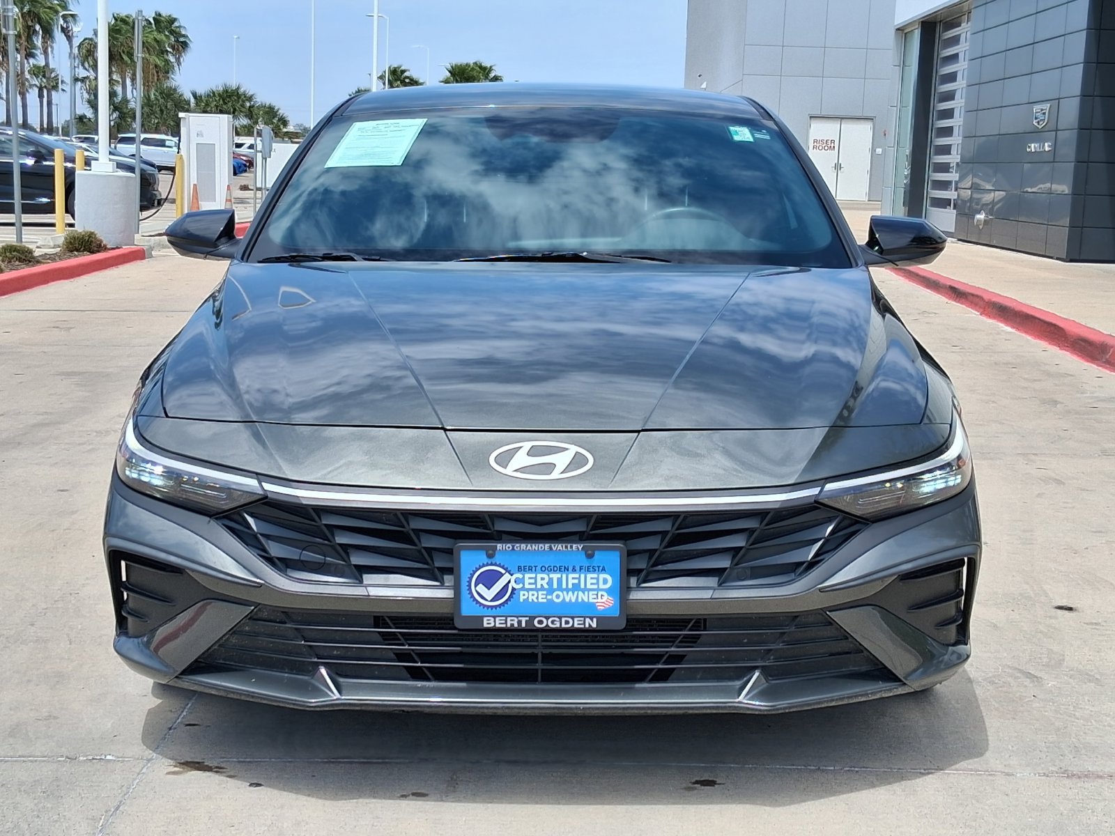 Used 2025 Hyundai Elantra Sport FWD image 2