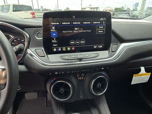 New 2026 Chevrolet Blazer LT w/ Convenience Package FWD image 5