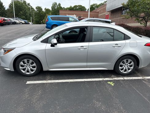 Used 2026 Toyota Corolla LE FWD image 4