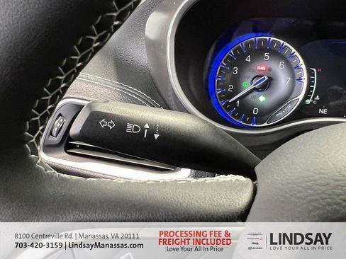 New 2026 Chrysler Pacifica Select image 40