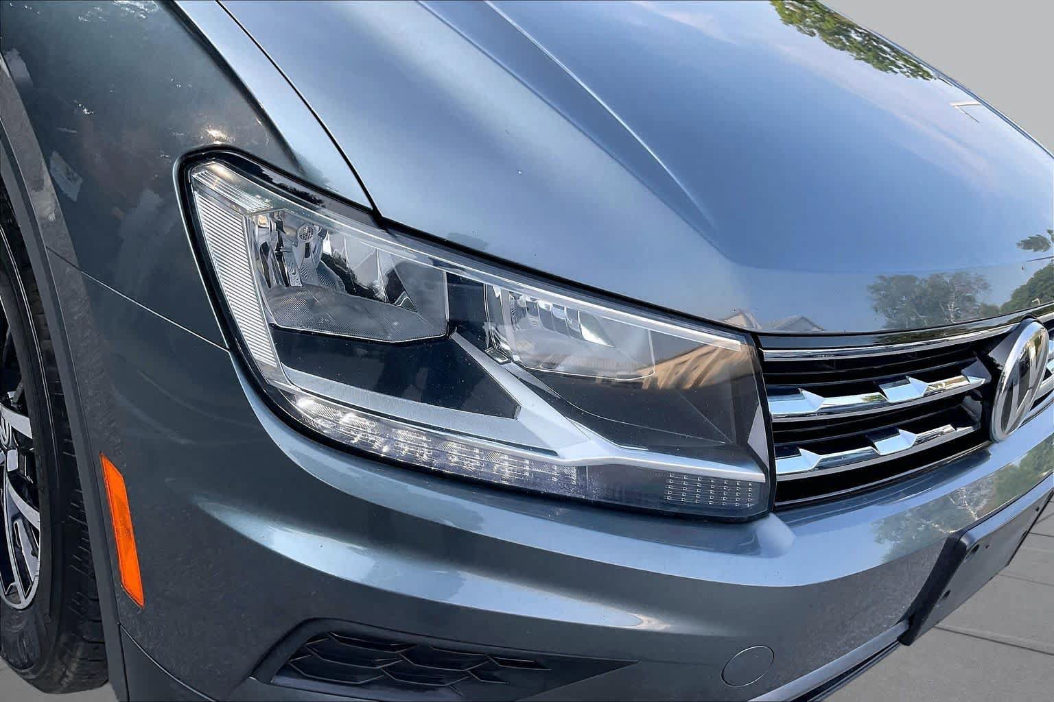 Used 2021 Volkswagen Tiguan SE w/ Panoramic Sunroof Package AWD/4WD image 26
