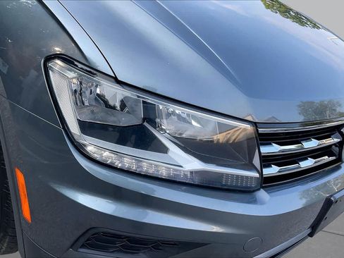 Used 2021 Volkswagen Tiguan SE w/ Panoramic Sunroof Package AWD/4WD image 26