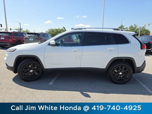Used 2015 Jeep Cherokee Latitude w/ Comfort/Convenience Group AWD/4WD image 11