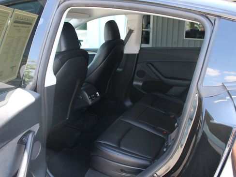 Used 2025 Tesla Model Y Long Range AWD/4WD image 36