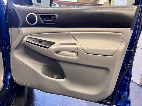 Used 2015 Toyota Tacoma PreRunner w/ SR5 Package image 20