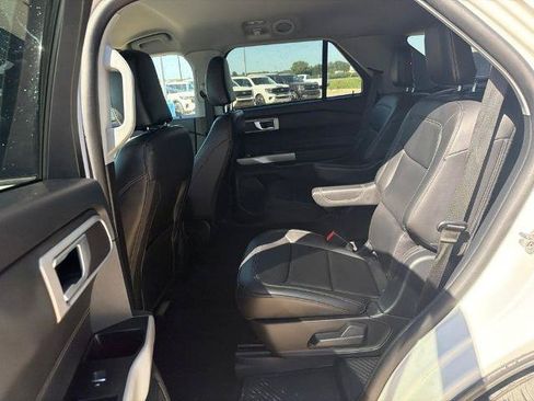 Certified 2023 Ford Explorer XLT w/ Equipment Group 202A AWD/4WD image 19