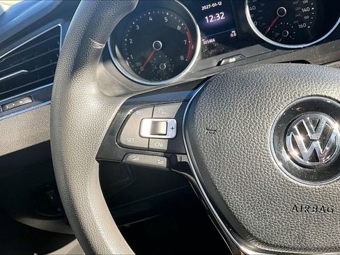 Used 2018 Volkswagen Tiguan S image 12