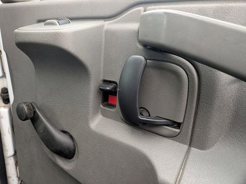 Used 2018 GMC Savana 3500 Extended w/ Driver Convenience Package image 24