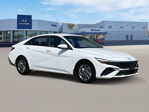 New 2025 Hyundai Elantra SEL image 10