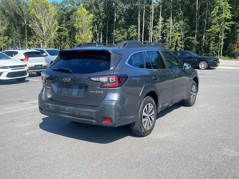 Used 2024 Subaru Outback Premium AWD/4WD image 9