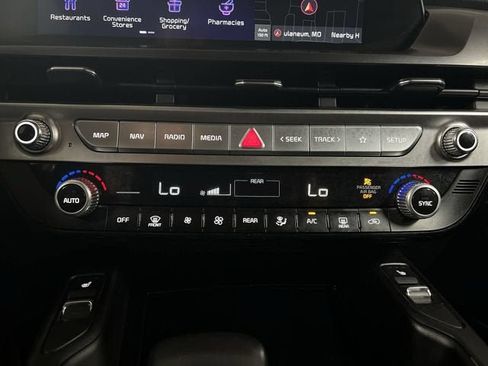 Used 2025 Kia Telluride S AWD/4WD image 18
