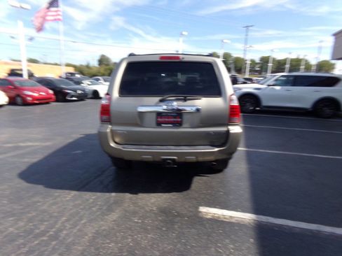Used 2008 Toyota 4Runner SR5 image 7