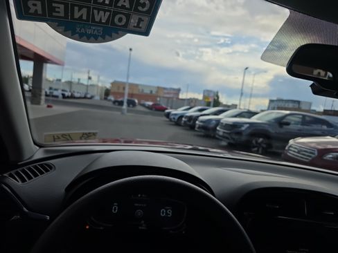 Used 2023 Kia Soul S FWD image 3