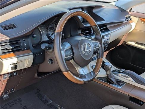 Used 2017 Lexus ES 300h ES 300h image 10