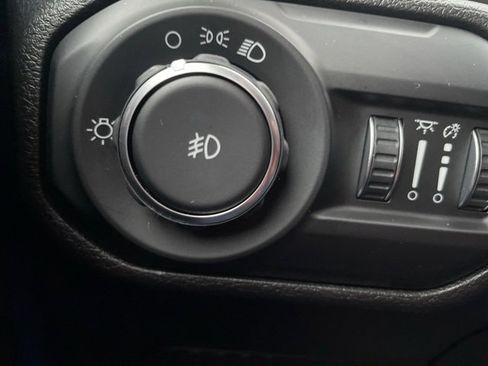 Used 2021 Jeep Wrangler Sport image 17