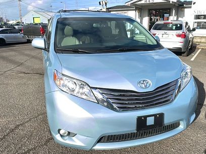 Used 2017 Toyota Sienna XLE Premium