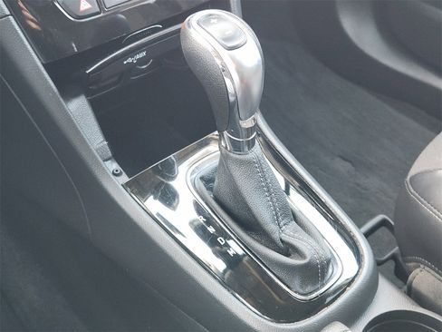 Used 2018 Buick Encore Preferred image 19