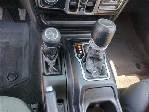 Used 2021 Jeep Gladiator Sport AWD/4WD image 12