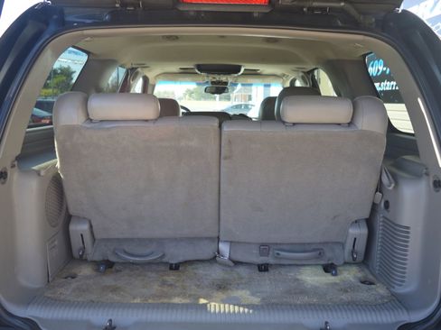 Used 2003 GMC Yukon Denali image 9