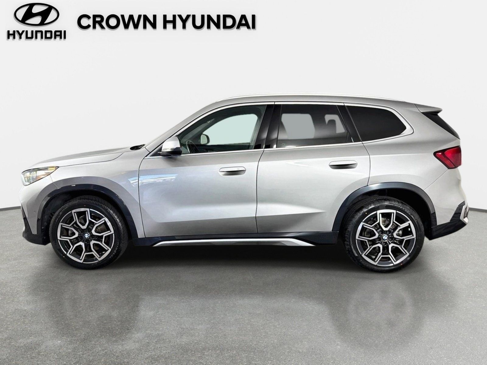 Used 2023 BMW X1 xDrive28i w/ Convenience Package AWD/4WD image 9