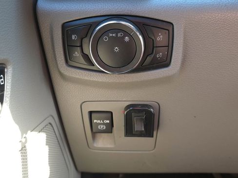 Used 2018 Ford F150 XLT w/ Trailer Tow Package image 24