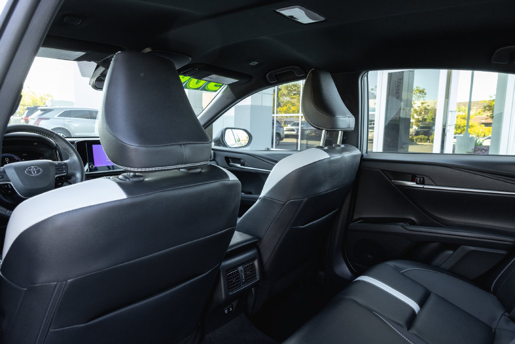 Certified 2025 Toyota Camry SE FWD image 24