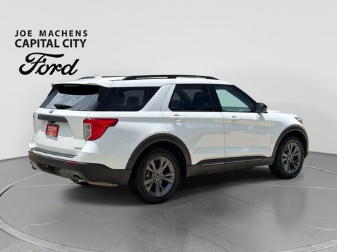 Used 2024 Ford Explorer XLT w/ Equipment Group 202A AWD/4WD image 5
