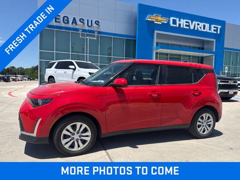 Used 2024 Kia Soul LX FWD image 1