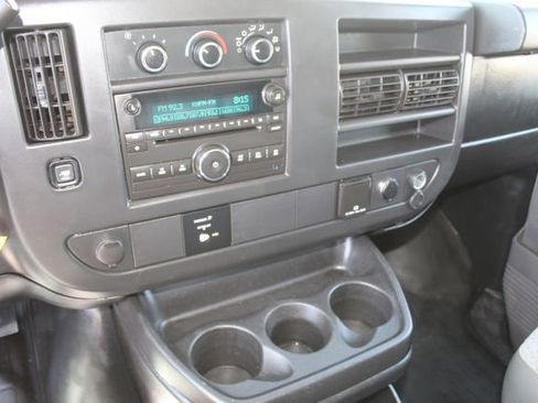 Used 2017 Chevrolet Express 3500 image 20